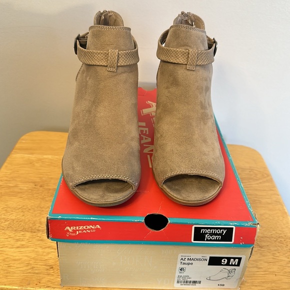 Open Toe Bootie - Picture 2 of 8